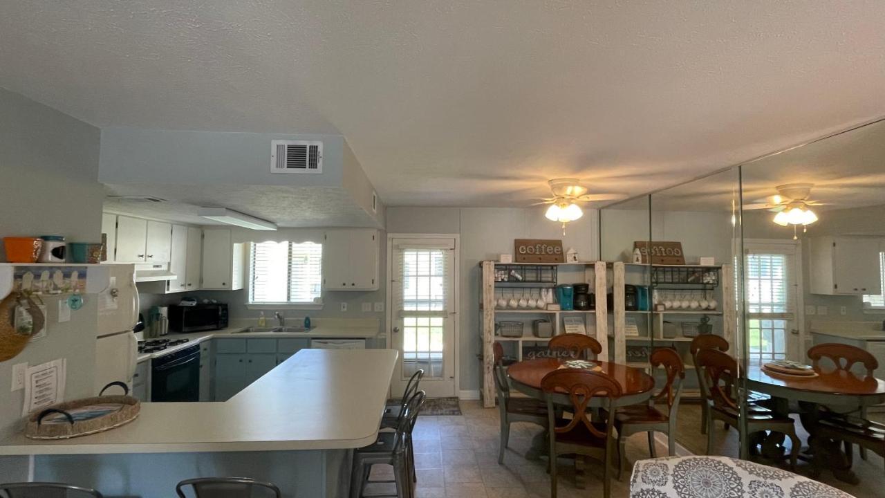Sunny Daze, Desirable Kid Friendly Resort, 3 Minute Walk To The Beach, Resort Beachside Pool & Restaurant Panama City Beach Buitenkant foto